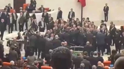 TBMM'de yumruklar konuştu...
