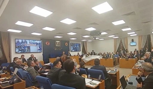 TBMM Plan ve B&uuml;t&ccedil;e Komisyonu&rsquo;nda &rsquo;CHP&rsquo;li belediyelerin sattığı araziler&rsquo; tartışması
