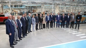 TBMM Sanayi Komisyonu, Togg Teknoloji Kamp&uuml;s&uuml;'nde teknik inceleme gezisi ve test s&uuml;r&uuml;ş&uuml;ne katıl