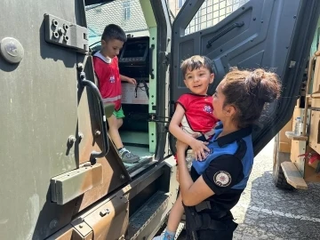 TDP polisleri anaokulu &ouml;ğrencileriyle bir araya geldi
