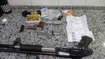 Tefeci &ccedil;ete liderinin mağdur ettiği iş insanı ile konuşmaları deşifre oldu