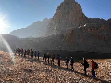Tehlikeyi ve doğal g&uuml;zelliği birlikte yaşatan &rsquo;Aladağlar&rsquo;
