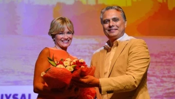 Tekelioğlu, son belgesiyle &ccedil;alıştayda
