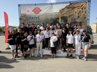 Tekerlekli Paten Eleme Yarışması'nda Bursalı sporculardan b&uuml;y&uuml;k başarı