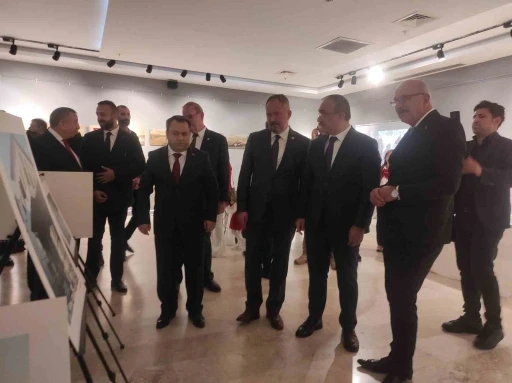 Tekirdağ&rsquo;da &ldquo;Cumhuriyet ve Atat&uuml;rk&rdquo; temalı sergi a&ccedil;ıldı
