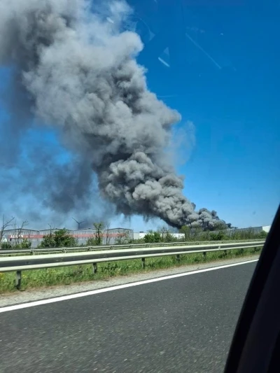Tekirdağ&rsquo;da fabrikada yangını: Dumanlar her yerden g&ouml;zlendi
