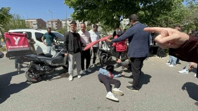 Tekirdağ&rsquo;da iki motosikletin kafa kafaya &ccedil;arpıştığı feci kaza kamerada
