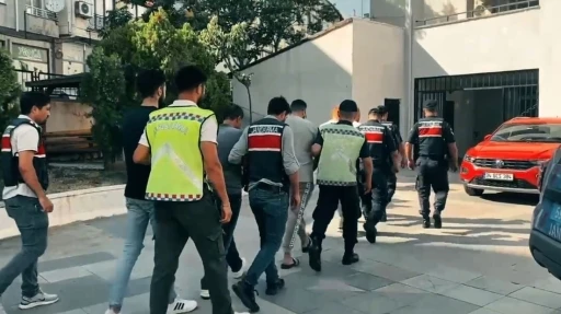 Tekirdağ&rsquo;da jandarma operasyonu: 113 aranan şahıs yakalandı, 32&rsquo;si tutuklandı
