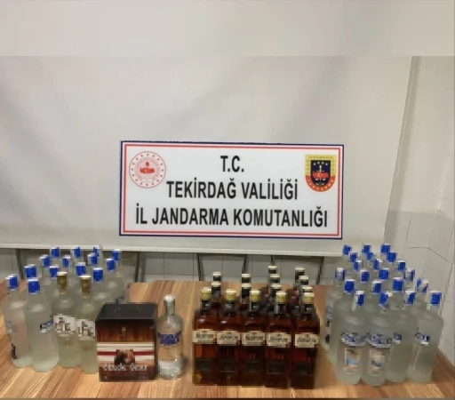 Tekirdağ&rsquo;da ka&ccedil;ak alkoll&uuml; i&ccedil;ki ve uyuşturucu madde ele ge&ccedil;irildi
