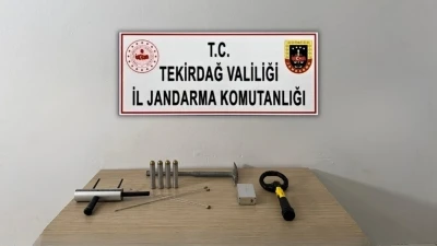 Tekirdağ&rsquo;da ka&ccedil;ak kazıya jandarma baskını: 4 kişi su&ccedil;&uuml;st&uuml; yakalandı
