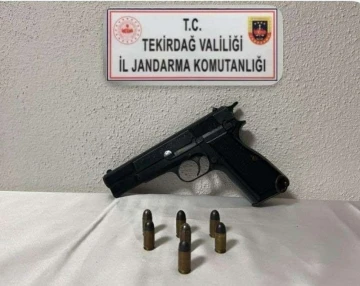 Tekirdağ&rsquo;da ruhsatsız tabancalar ele ge&ccedil;irildi
