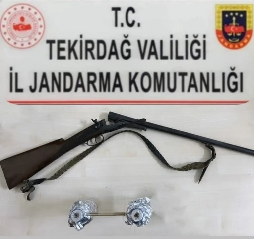 Tekirdağ&rsquo;da uyuşturucu, silah ve i&ccedil;ki operasyonu
