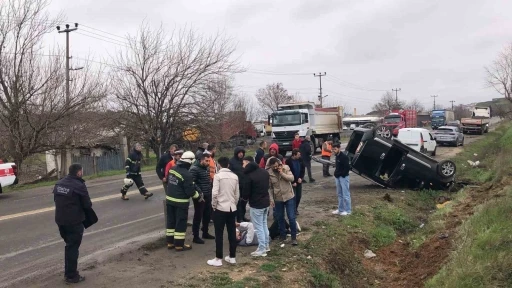Tekirdağ&rsquo;da virajda kayan ara&ccedil; takla attı: 2 yaralı

