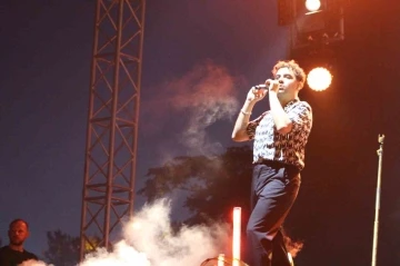 Tekirdağ Kiraz Festivali&rsquo;nde K&Ouml;FN ve Hande Yener sahne aldı
