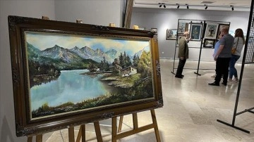 Tekirdağ'da emekli memur 55 yıldır tuvale fır&ccedil;a atıyor