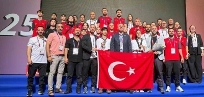 Tekmeleriyle d&uuml;nyayı fethettiler
