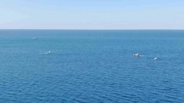 Teknenin batması sonucu kaybolan kaptanı arama &ccedil;alışmaları s&uuml;r&uuml;yor
