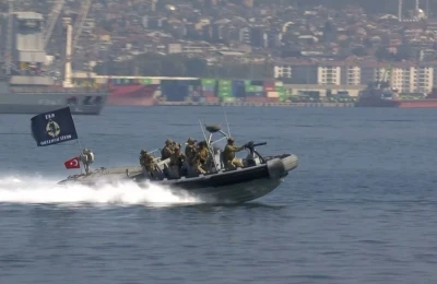 TEKNOFEST Mavi Vatan&rsquo;da SAS ve SAT komandolarından nefes kesen g&ouml;steri