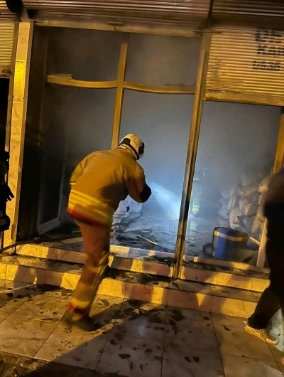 Tekstil deposunda korkutan yangın
