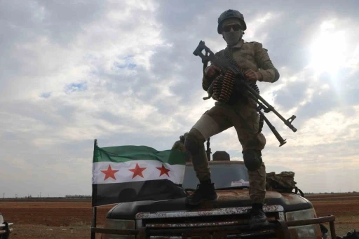 Tel Rıfat&rsquo;ta Suriye Milli Ordusu&rsquo;na katılan Suriyeli gen&ccedil;ler: "Gelin, bizimle birlikte savaşın"
