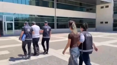 TEM Otoyolu&rsquo;nda 20 d&uuml;zensiz g&ouml;&ccedil;men yakalandı