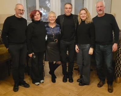 Temel Nal&rsquo;dan Viktualienmarkt&rsquo;ta &ccedil;arpıcı foto-sanat enstalasyonu