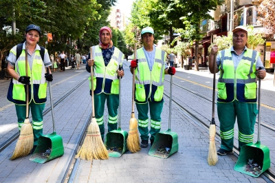 Tepebaşı, Kadın Eliyle Tertemiz Hale Geliyor