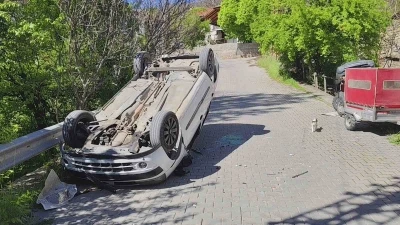 Trafik Kazası: Bir Otomobil Ters D&ouml;nd&uuml;