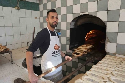 Tescilli lezzet Antakya simidi şekli ve tadıyla dikkat &ccedil;ekiyor
