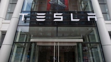 Tesla'nın, &ccedil;alışanlarını sendikalaşma girişimleri nedeniyle işten &ccedil;ıkardığı iddiası