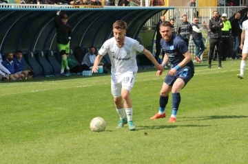 TFF 3. Lig: Belediye Derincespor: 0 - Belediye K&uuml;tahyaspor: 0
