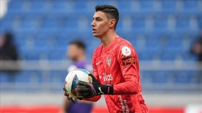 TFF: Berke &Ouml;zer, teknik ve idari ekibimizin izni olmaksızın kamptan ayrılmıştır