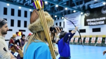 TGTOF temsilcileri, geleneksel T&uuml;rk ok&ccedil;uluğunu yaygınlaştırmak i&ccedil;in &ccedil;alışıyor