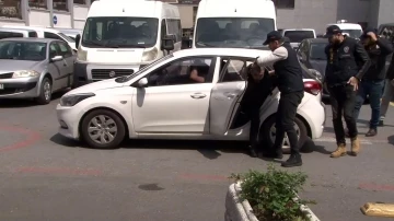 Thodex&rsquo;in kurucusu Faruk Fatih &Ouml;zer, İstanbul Havalimanı&rsquo;ndaki işlemlerinin tamamlanmasının ardından emniyete getirildi.
