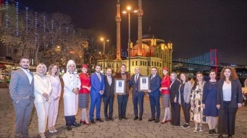 THY'ye APEX'ten iki &ouml;d&uuml;l birden