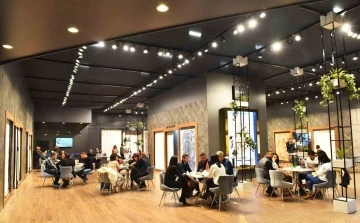 Ticaret Bakan Yardımcısı Volkan Ağar halı fuarını ziyaret etti
