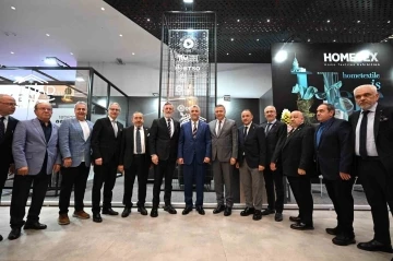 Ticaret Bakanı &Ouml;mer Bolat HOMETEX Fuarını ziyaret etti