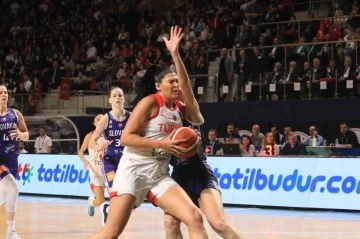 Tilbe Şeny&uuml;rek: &ldquo;Rakip se&ccedil;ebilecek l&uuml;ks&uuml;m&uuml;z olmadığını d&uuml;ş&uuml;n&uuml;yorum&rdquo;
