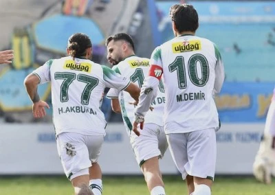 Timsah İstanbul'da 3 puanı kaptı !