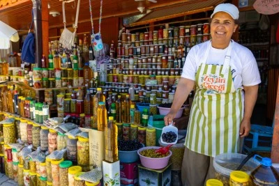 Tirilye Zeytin &Ccedil;i&ccedil;eği Festivali binlerce ziyaret&ccedil;iye ev sahipliği yaptı