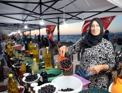 Tirilye Zeytin &Ccedil;i&ccedil;eği Festivali i&ccedil;in hazırlıklar tamamlandı 