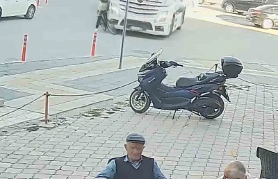 Tırın altında kalan bisikletli &ccedil;ocuk hayatını kaybetti