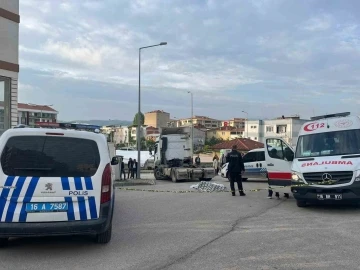 Tırın altında kalan yaşlı kadın hayatını kaybetti
