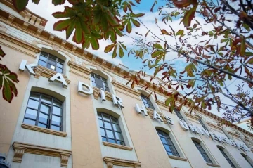 Tiyatro &Ouml;d&uuml;lleri&rsquo;nde Kadir Has &Uuml;niversitesi &ouml;ğrenci ve mezunlarına &ouml;d&uuml;l
