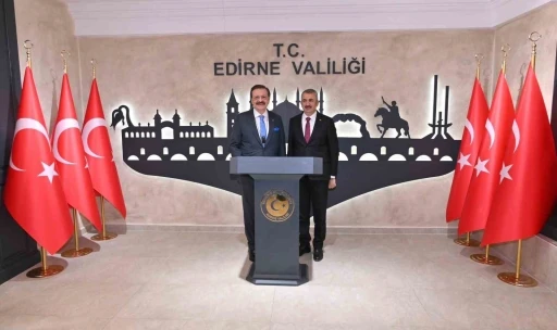 TOBB Başkanı Hisarcıklıoğlu: "Bug&uuml;ne kadar 15 g&uuml;mr&uuml;k kapısının modernizasyonunu tamamladık"
