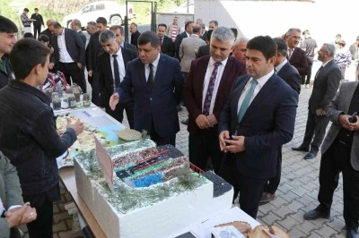 TOBB H&uuml;seyin &Ccedil;elik Anadolu İmam Hatip Lisesinden festival coşkusu
