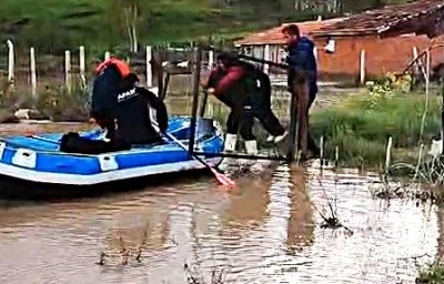 Tokat&rsquo;ta vatandaşlar AFAD botları ile kurtarıldı
