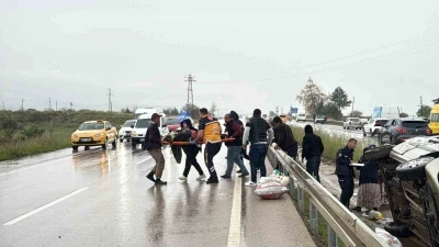 Tokat&rsquo;ta iki otomobil &ccedil;arpıştı: 5 kişi yaralandı
