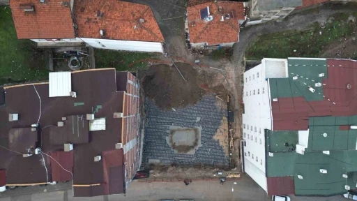 Tokat&rsquo;ta inşaat kazısında toprak kayması yaşandı, 5 daire boşaltıldı
