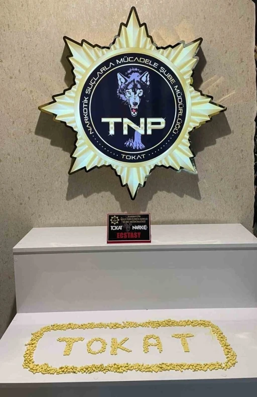 Tokat&rsquo;ta rekor uyuşturucu operasyonu: 1177 adet Ecstasy ele ge&ccedil;irildi
